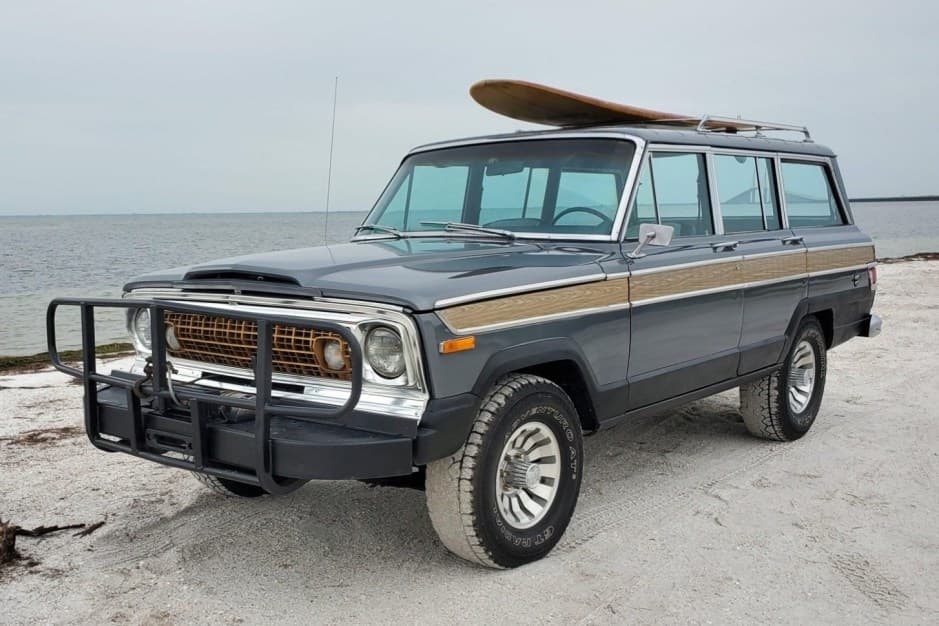 1978 Jeep SJ Wagoneer sold for $18,750