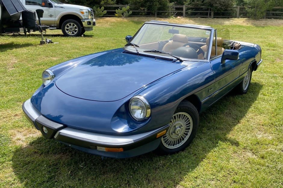 1990 Alfa Romeo 105/115 Spider Series 3 sold for $9,250