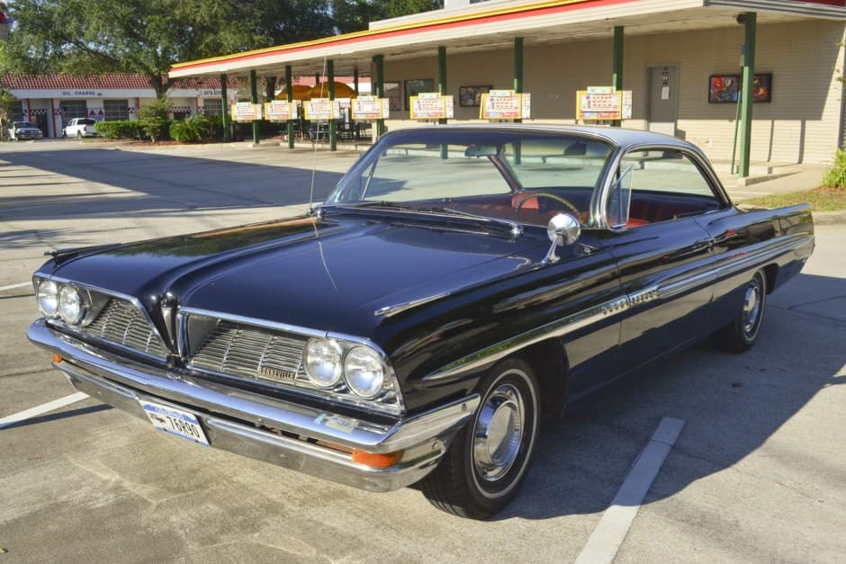 1961 Pontiac Bonneville sold for $14,250