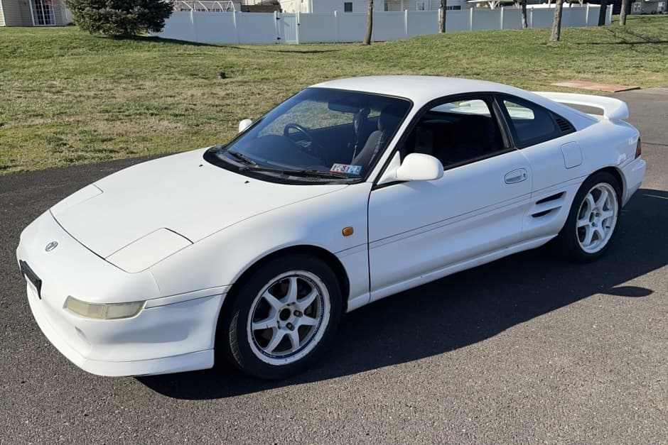 1997 Toyota SW20 MR2 sold for $8,800