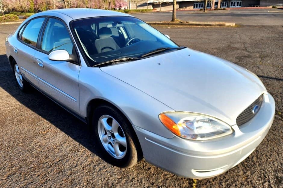 2004 Ford Taurus Sedan & Wagon sold for $2,400