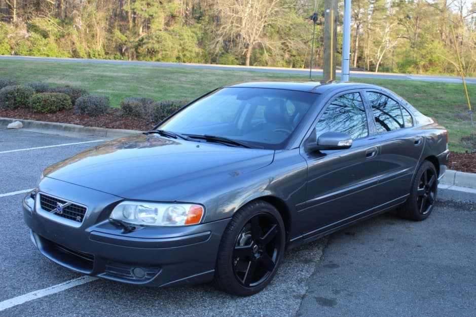2007 Volvo S60R sold for $10,000