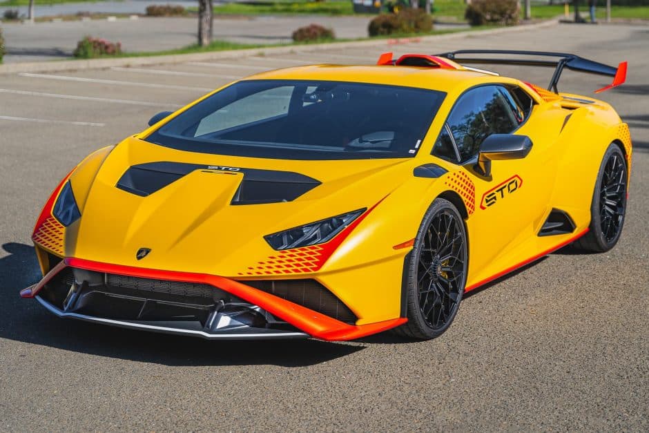 2023 Lamborghini Huracán sold for $334,000