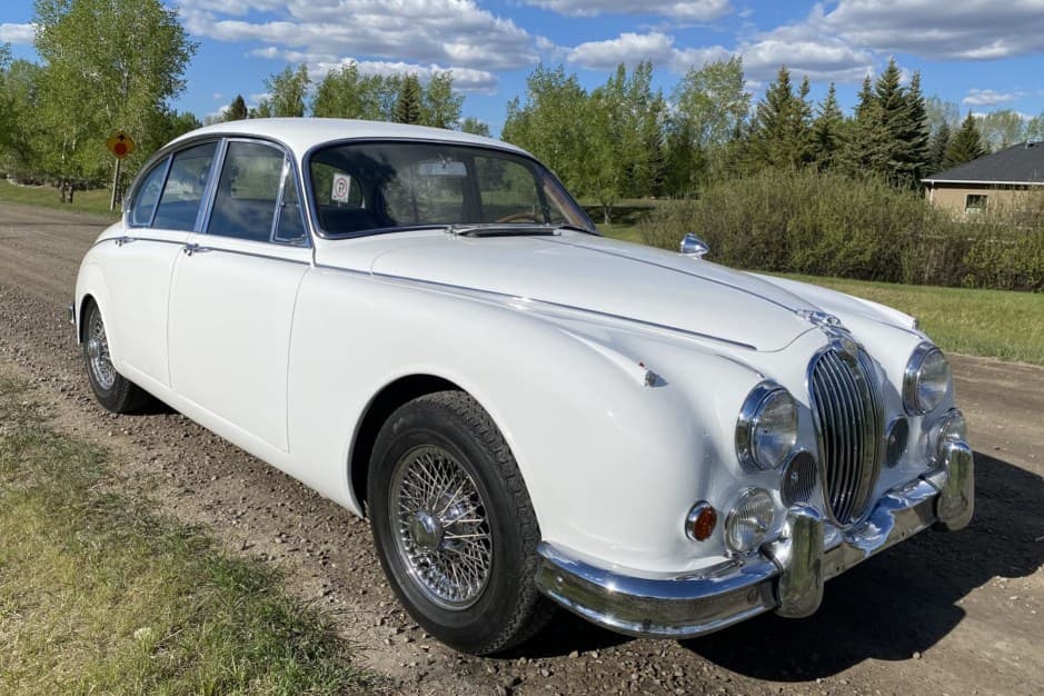 1961 Jaguar Mk II sold for $30,965