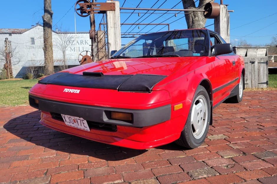 1985 Toyota AW11 MR2 sold for $6,100