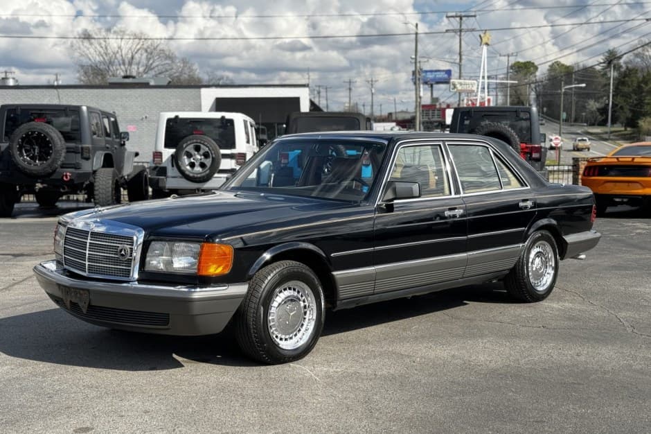 1982 Mercedes-Benz W126 S-Class sold for $6,500