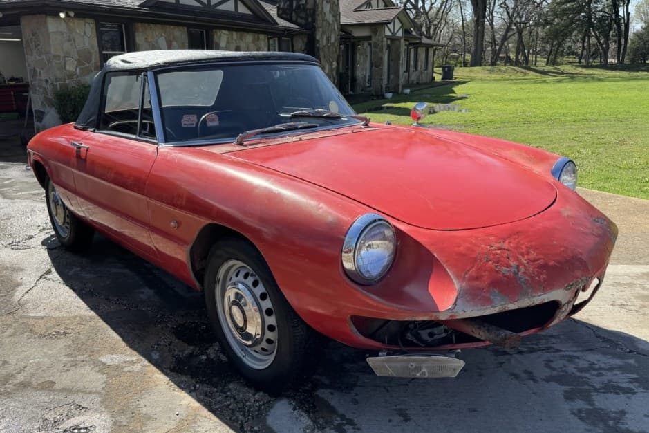1967 Alfa Romeo 105/115 Spider Series 1 sold for $12,500