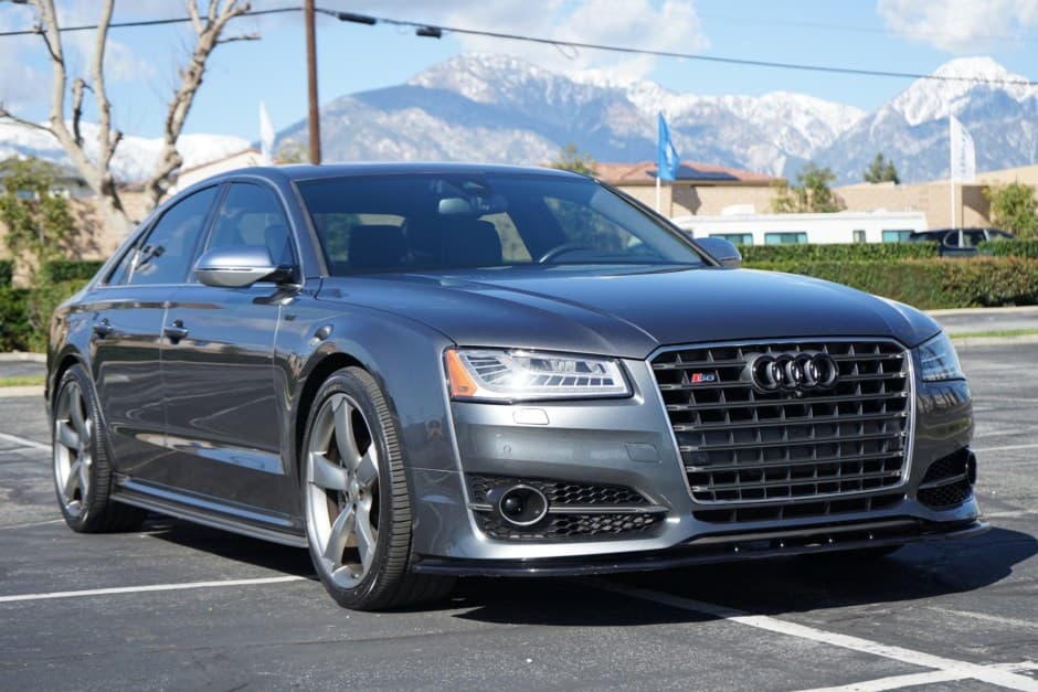 2016 Audi S8 sold for $34,250