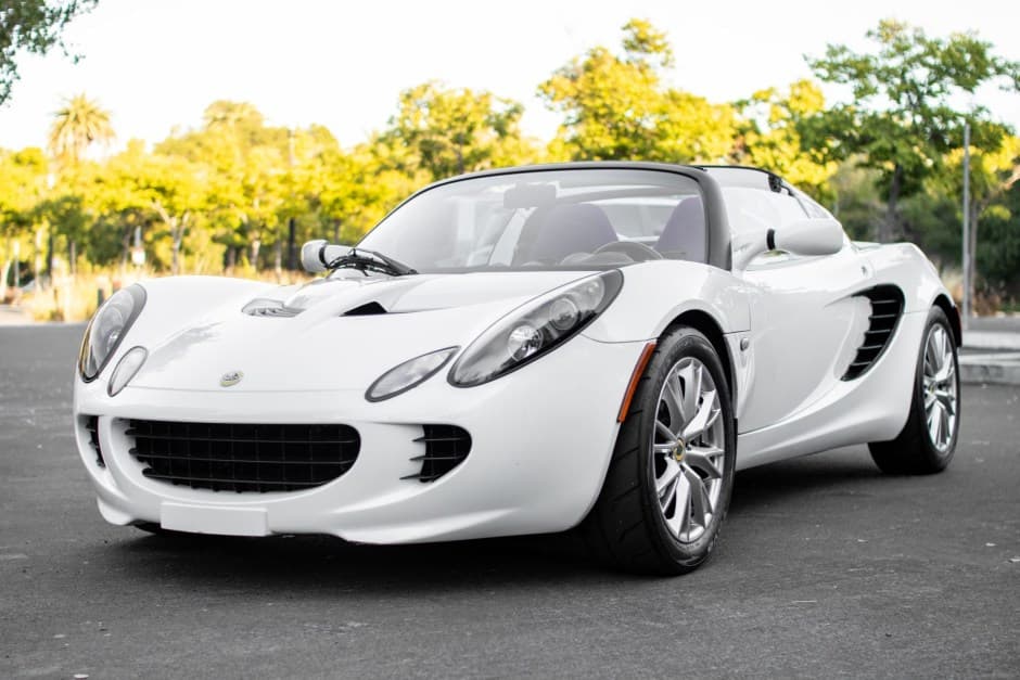2010 Lotus Elise sold for $53,000