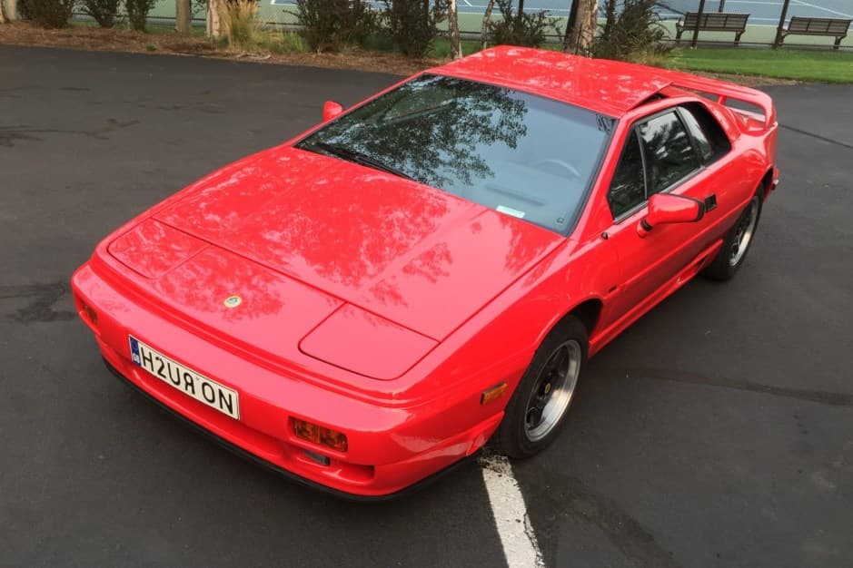 1993 Lotus Esprit sold for $37,000