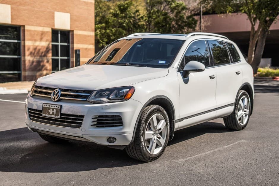 2014 Volkswagen Touareg sold for $13,750