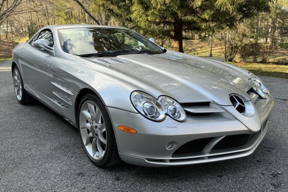 2006 Mercedes-Benz SLR McLaren sold for $286,000