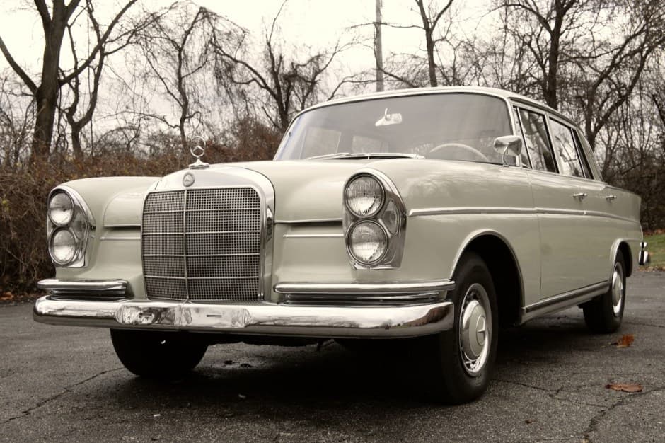 1963 Mercedes-Benz W112 sold for $33,000