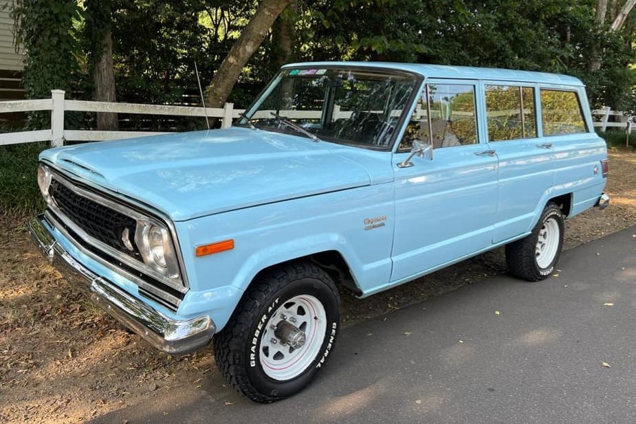 1976 Jeep SJ Wagoneer sold for $22,500