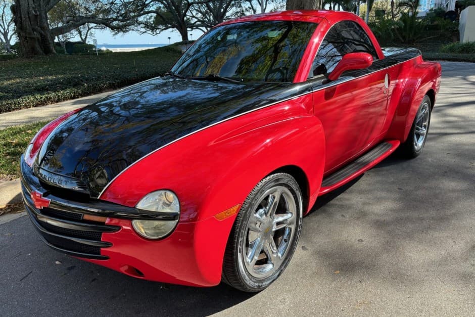 2005 Chevrolet SSR sold for $11,850