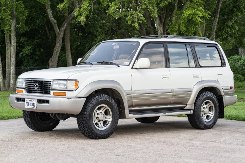 1997 Lexus LX450 sold for $15,100