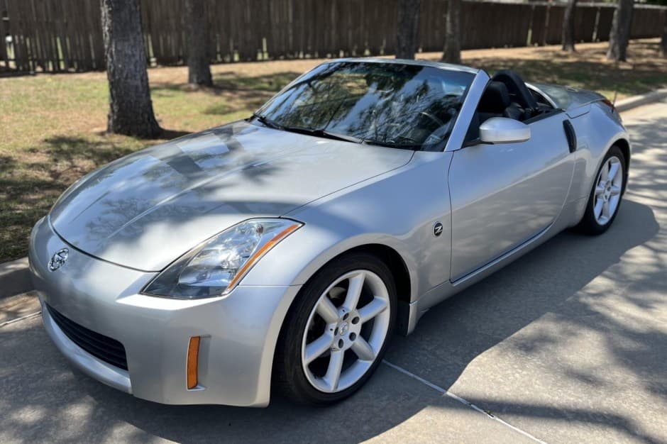 2004 Nissan 350Z sold for $16,250