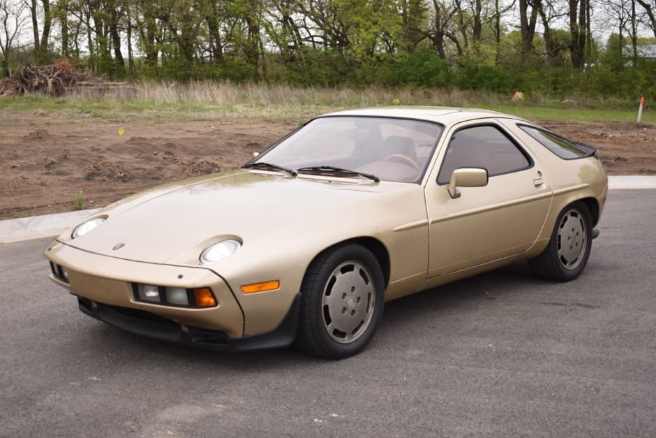 1982 Porsche 928 sold for $19,000