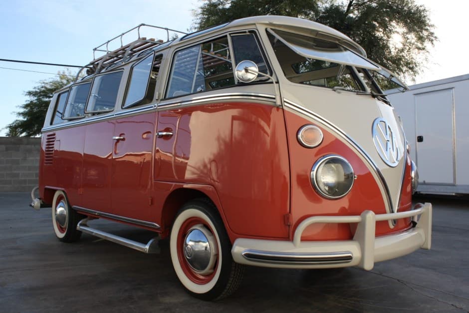 1967 Volkswagen Split-Window Bus sold for $90,981