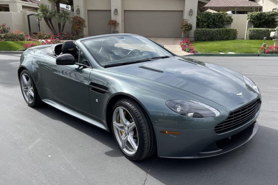 2016 Aston Martin V8 Vantage (2006+) sold for $69,000