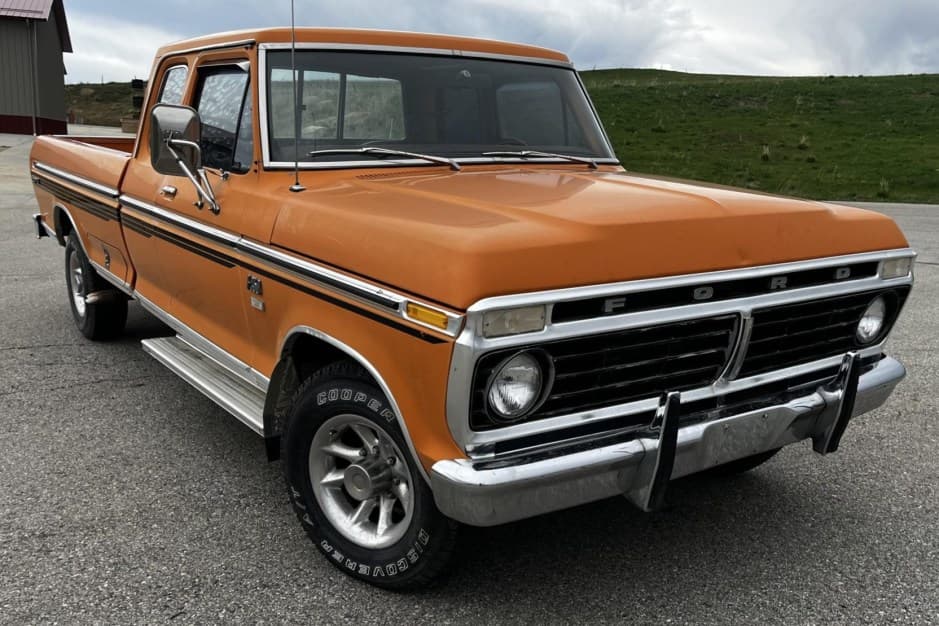 1975 Ford F-Series 1973-1979 sold for $7,100