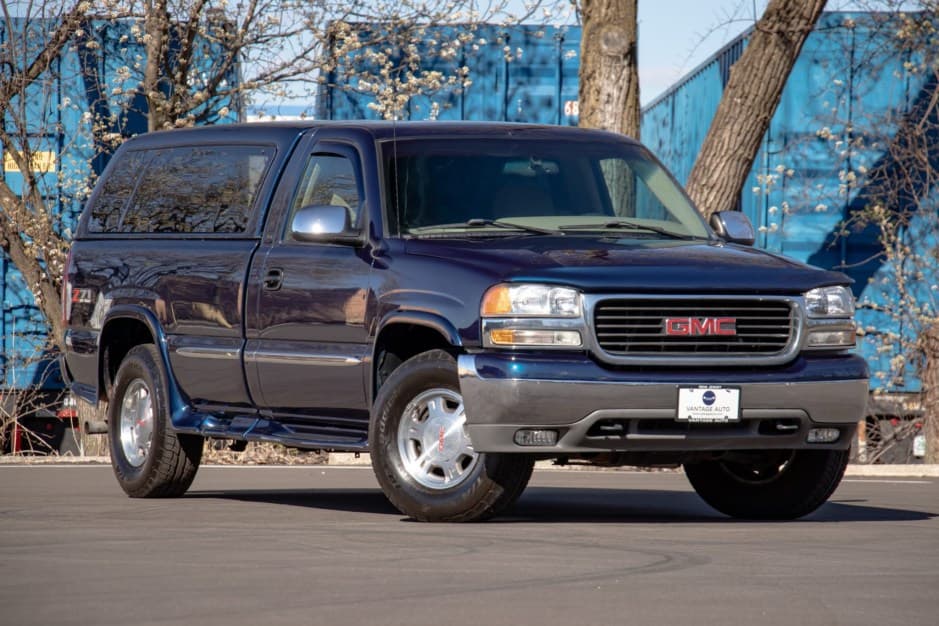 2002 GMC Sierra (GMT800 1999-2007) sold for $15,000