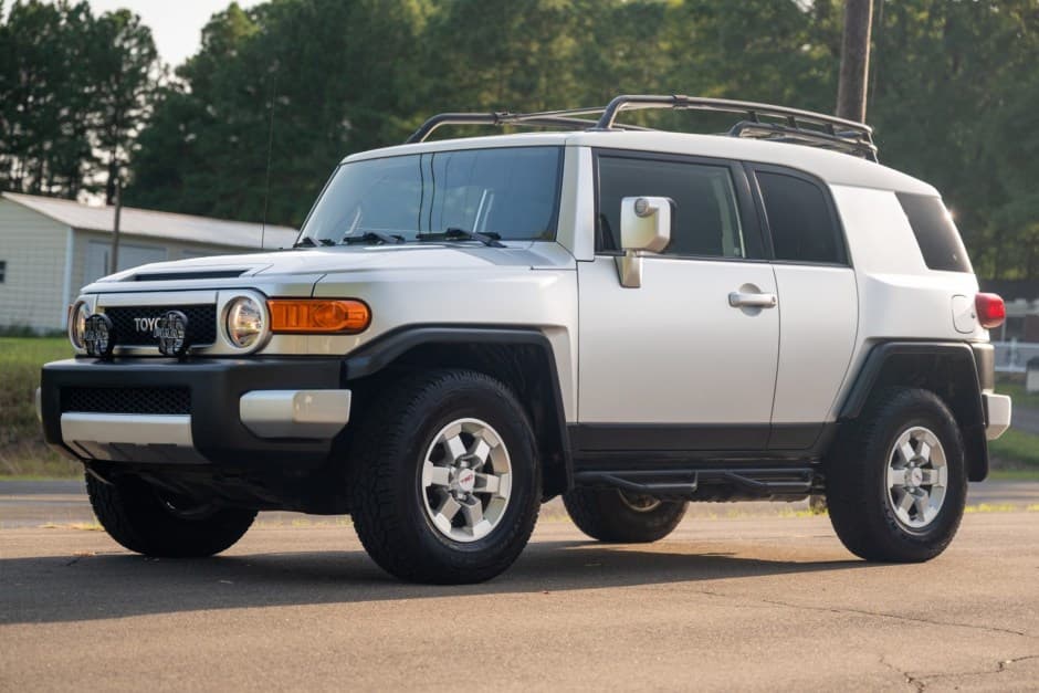 2007 Toyota FJ Cruiser sold for $26,000
