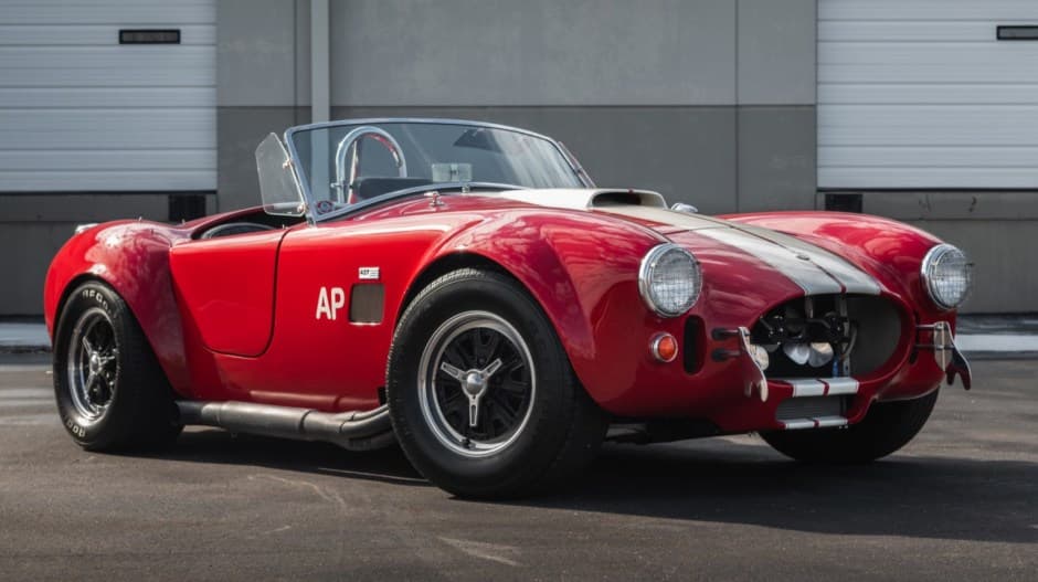 1995 Shelby Cobra Replica sold for $28,100