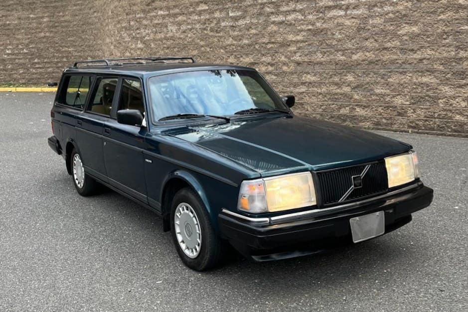 1992 Volvo 240 sold for $17,750