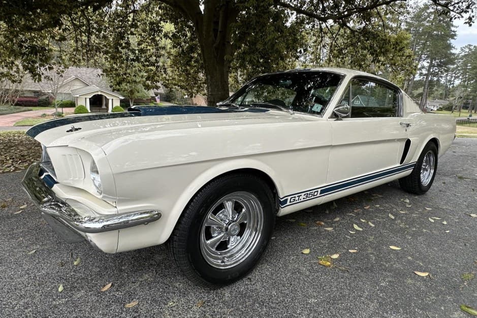 1965 Ford Mustang 1964.5-1966 sold for $39,250