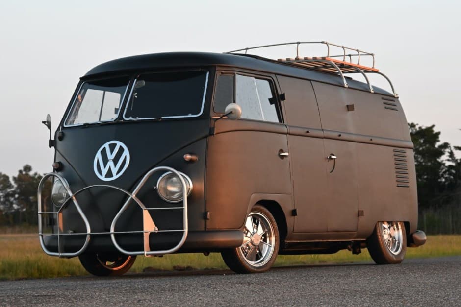 1959 Volkswagen Split-Window Bus sold for $35,007
