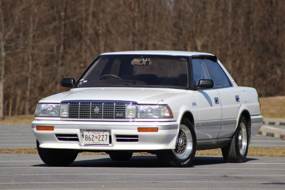 1990 Toyota Crown sold for $5,051