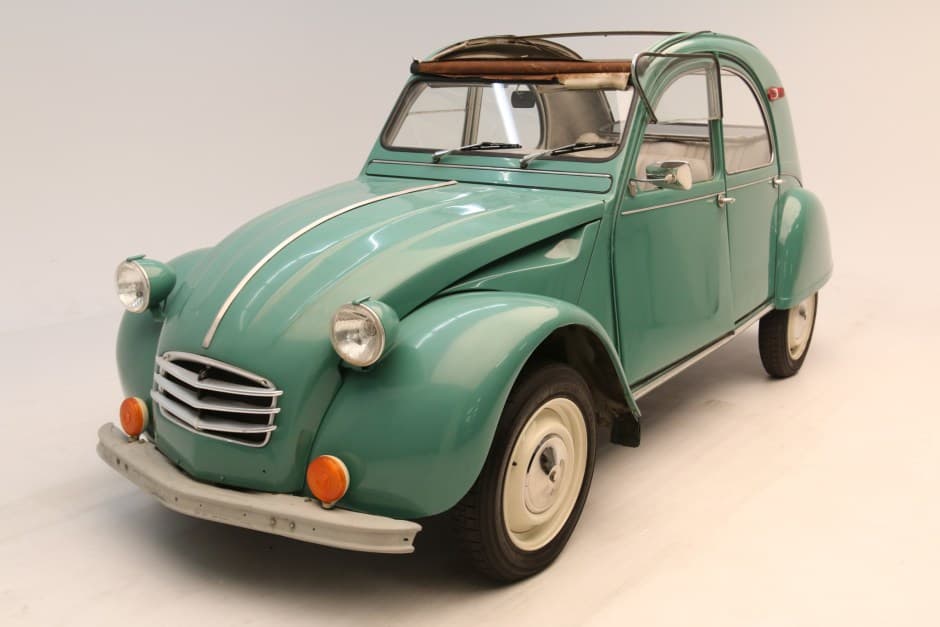 1964 Citroen 2CV sold for $7,800