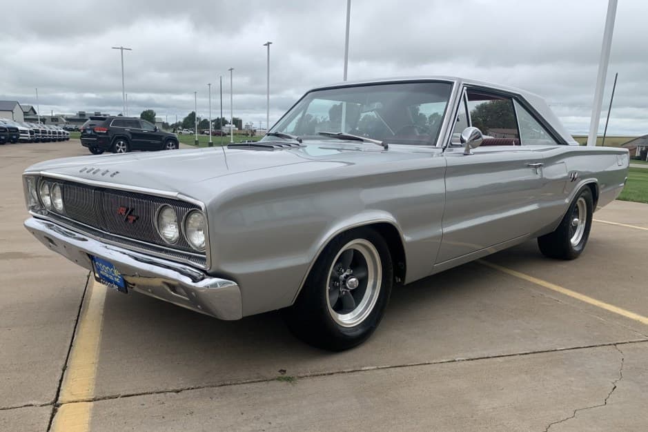 1967 Dodge Coronet sold for $28,000