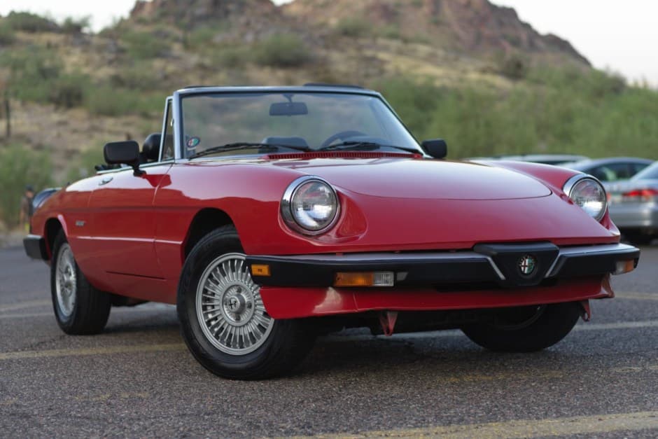 1989 Alfa Romeo 105/115 Spider Series 3 sold for $9,500