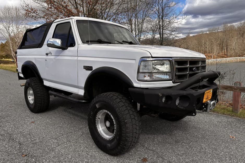 1992 Ford Bronco 4th-5th Generations 1987-1996 sold for $20,000