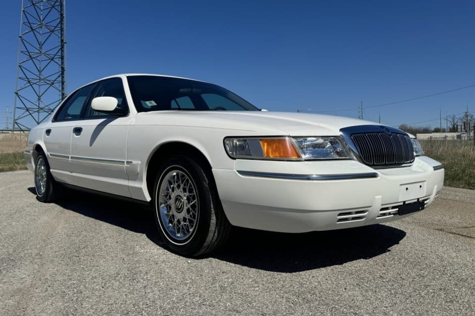 2002 Mercury Marquis & Grand Marquis sold for $16,000