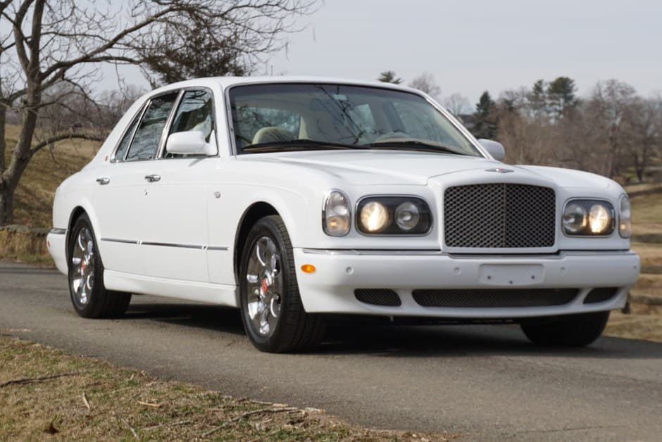 2001 Bentley Arnage sold for $27,001