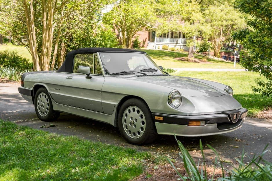 1987 Alfa Romeo 105/115 Spider Series 3 sold for $11,500