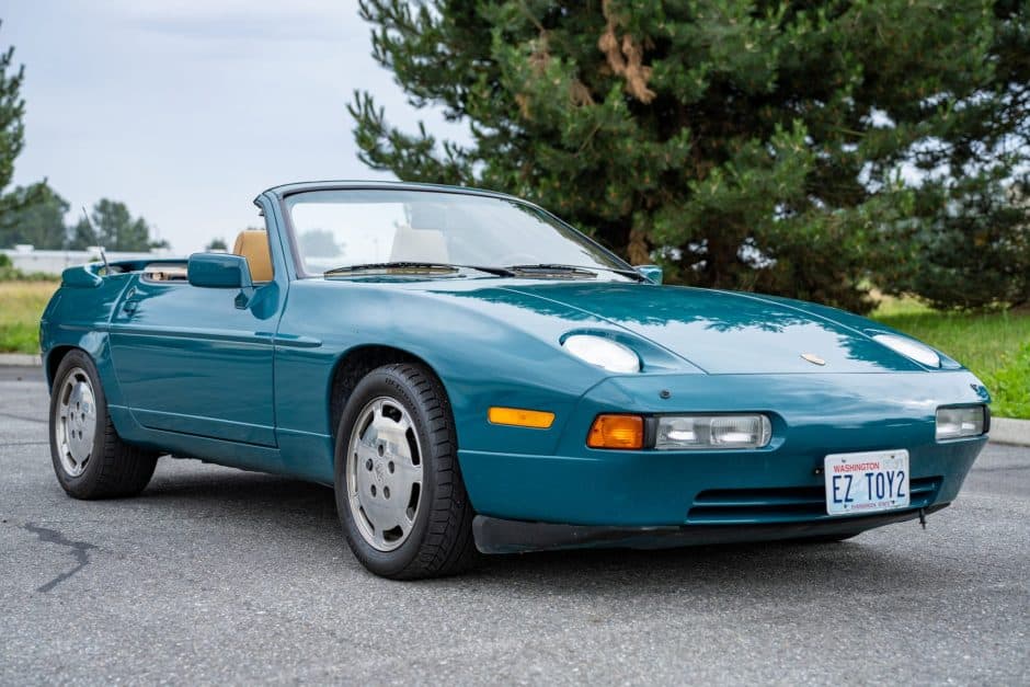 1989 Porsche 928 sold for $15,250