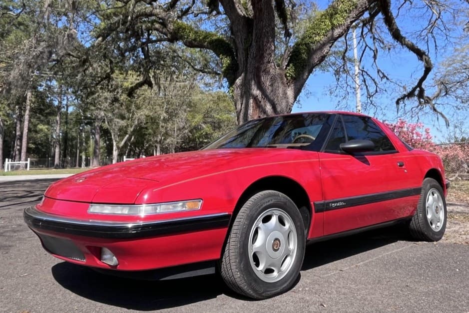 1990 Buick Reatta sold for $5,500