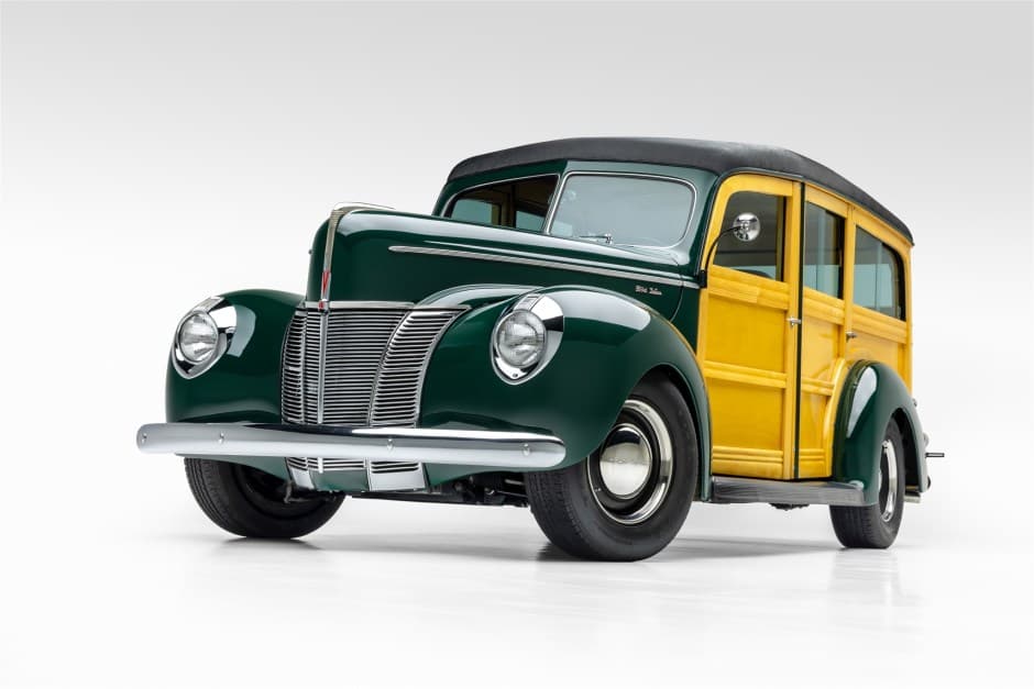 1940 Ford Standard, Deluxe, & Super Deluxe sold for $72,500