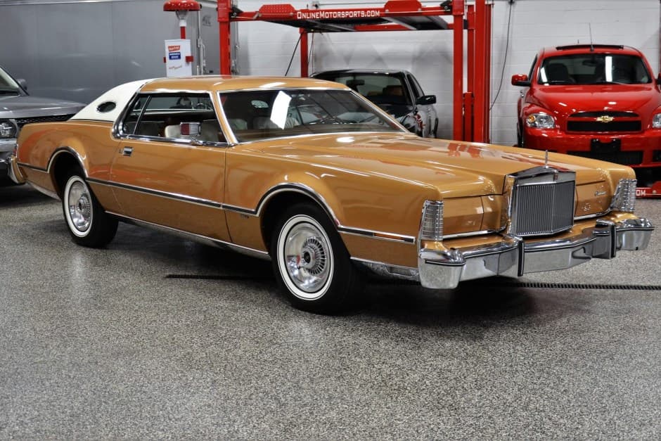 1975 Lincoln Continental Mark IV (1972-1976) sold for $40,000