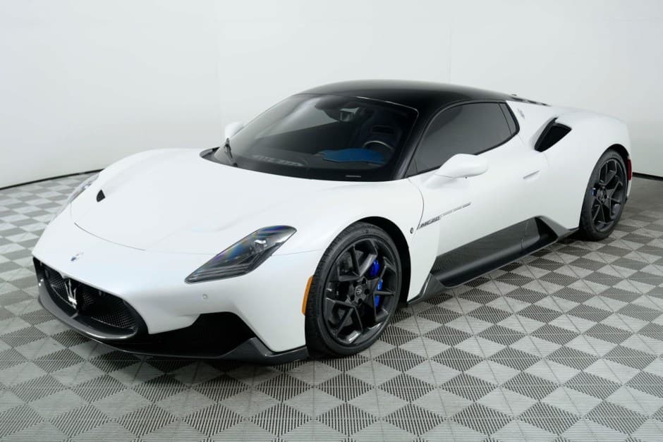 2022 Maserati MC20 sold for $218,000