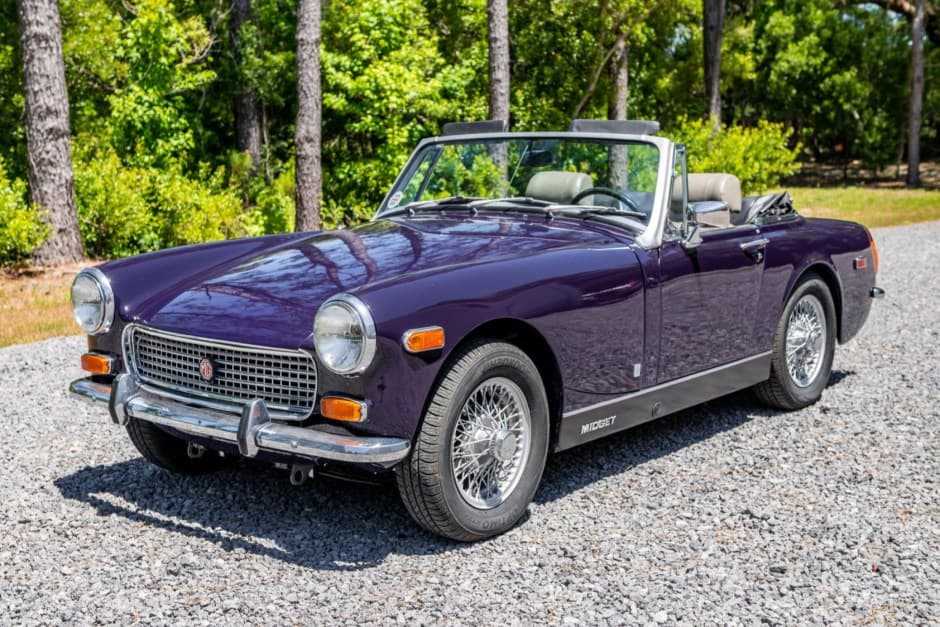 1972 MG Midget sold for $12,600