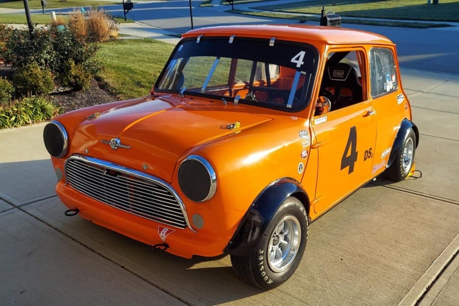 1964 Mini Mk I & Mk II sold for $30,500