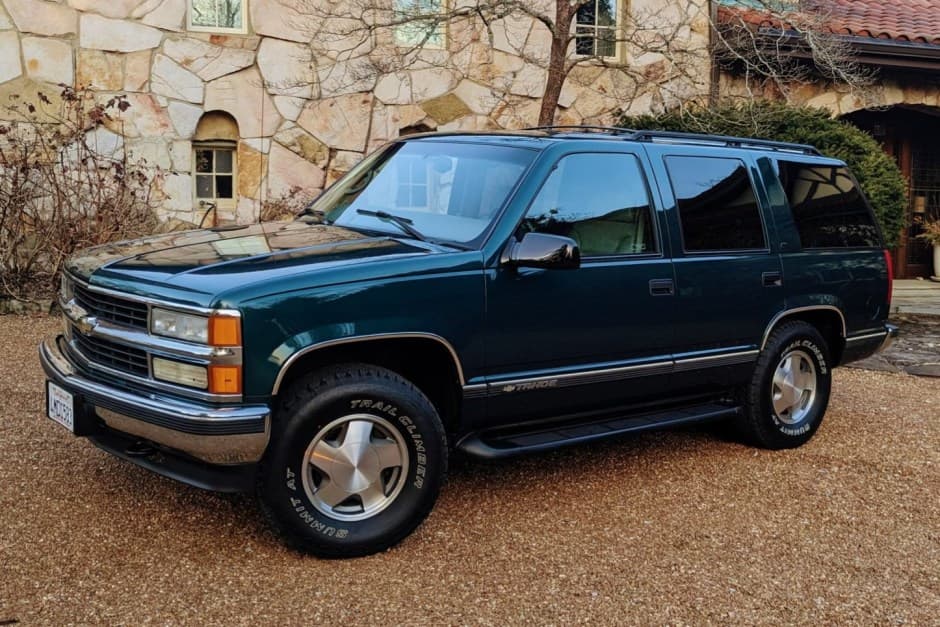 1998 Chevrolet Tahoe GMT400 sold for $17,250