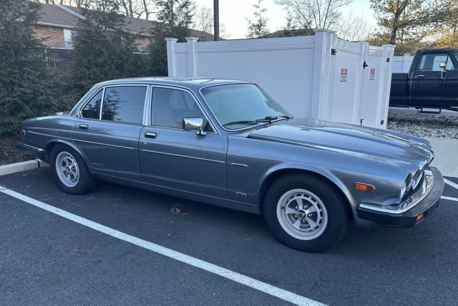1987 Jaguar XJ Series 3 (1980-1992) sold for $2,300