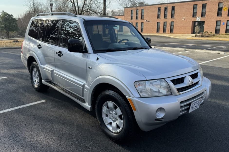 2003 Mitsubishi Pajero & Montero sold for $13,850