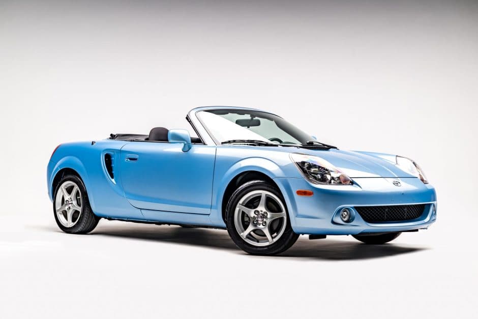 2003 Toyota W30 MR2 sold for $17,500